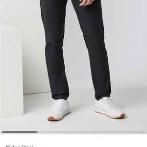 Cascade Tech Chino Pant Athletic Slim Fit. Inseam 30” Great condition!!!